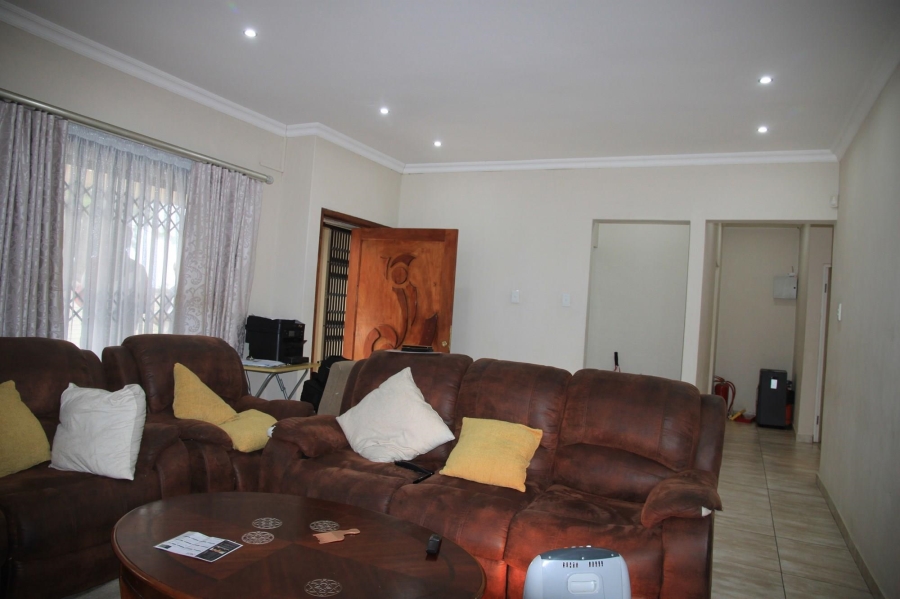 To Let 3 Bedroom Property for Rent in Sunnyridge Eastern Cape